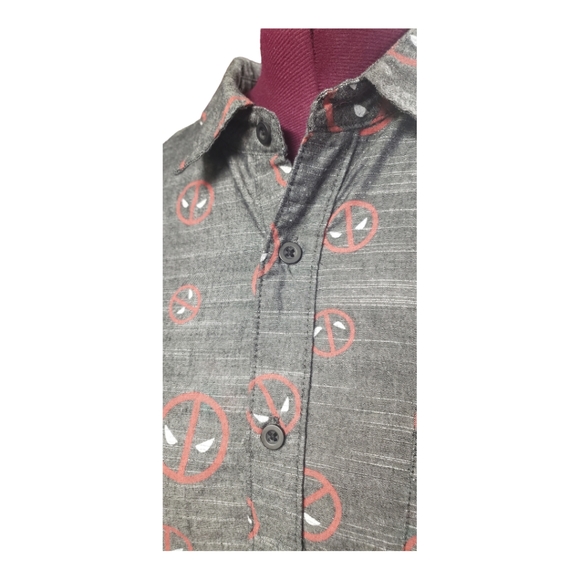 DEADPOOL. button down shirt. Large. (Sku477) - Picture 11 of 11